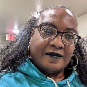 Meet your Posher, April